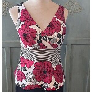 Dorby Women’s Red White Floral Print  Too Black White Striped Waist Band Size 8